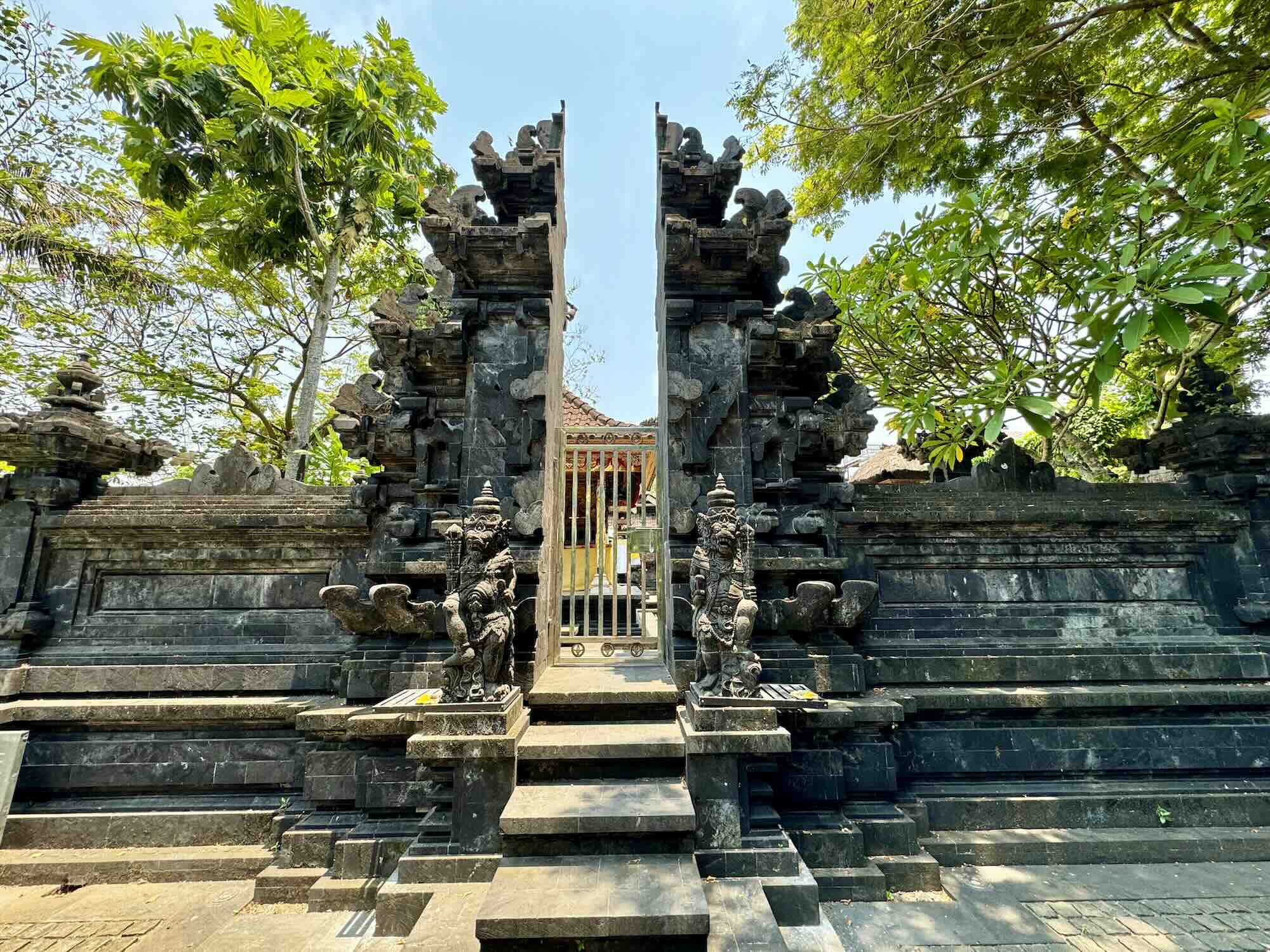From February 14 in Bali comes the "entry" tax and it applies to everyone
