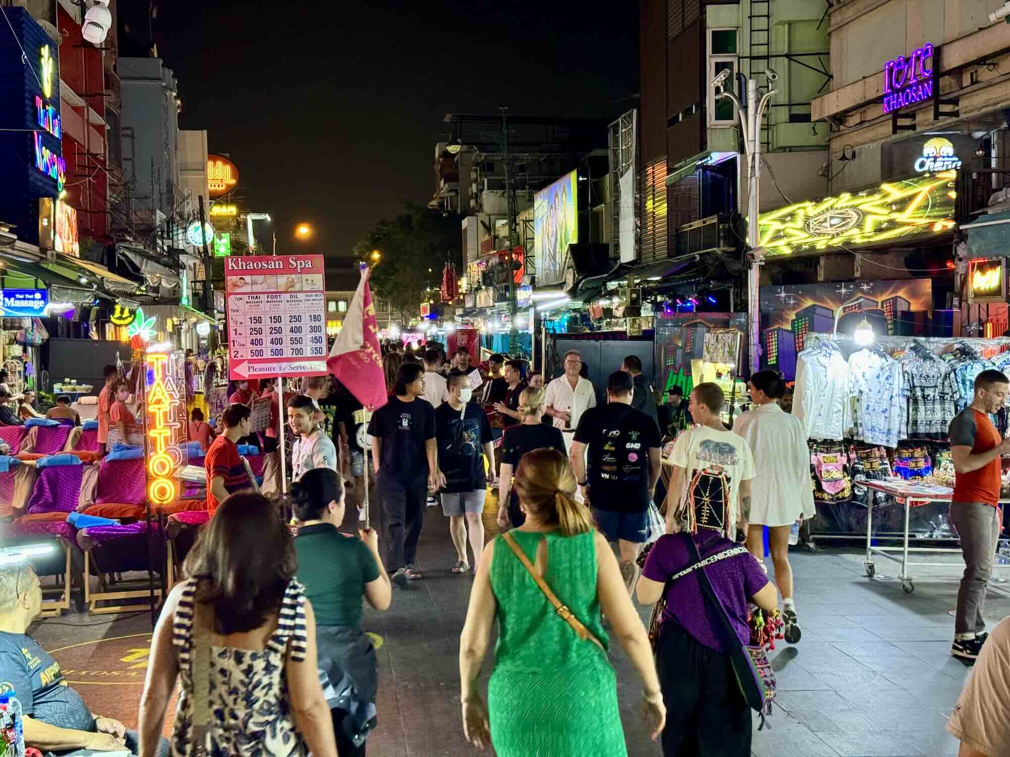 Thai Airways, biglietti premio scontati del 50% per volare da Milano a Bangkok