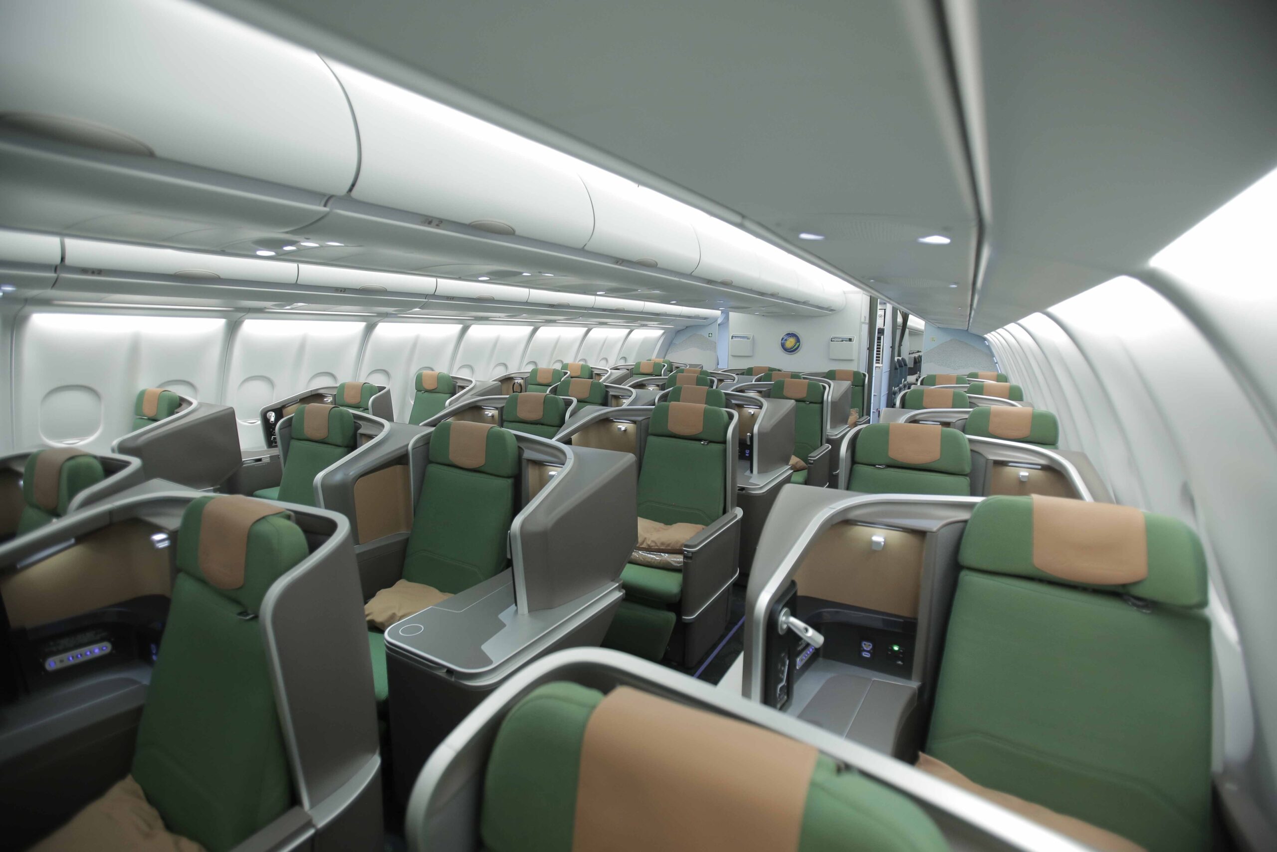 Kigali-Parigi nella ‘vera’ Business di Rwandair: la compagnia rwandese è la migliore in Africa?