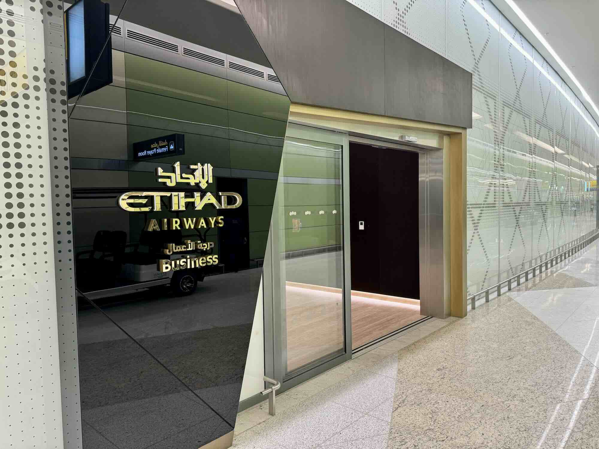 Etihad's revolution continues. After the airport and planes, here is the new Etihad Guest