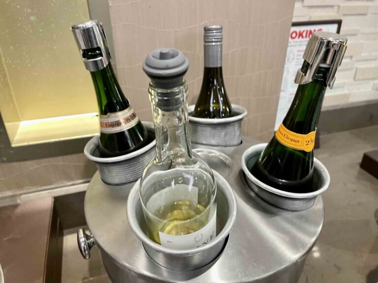 lounge_emirates_jfk5105