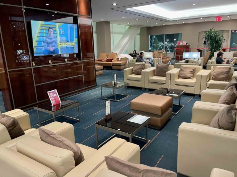 lounge_emirates_jfk5106