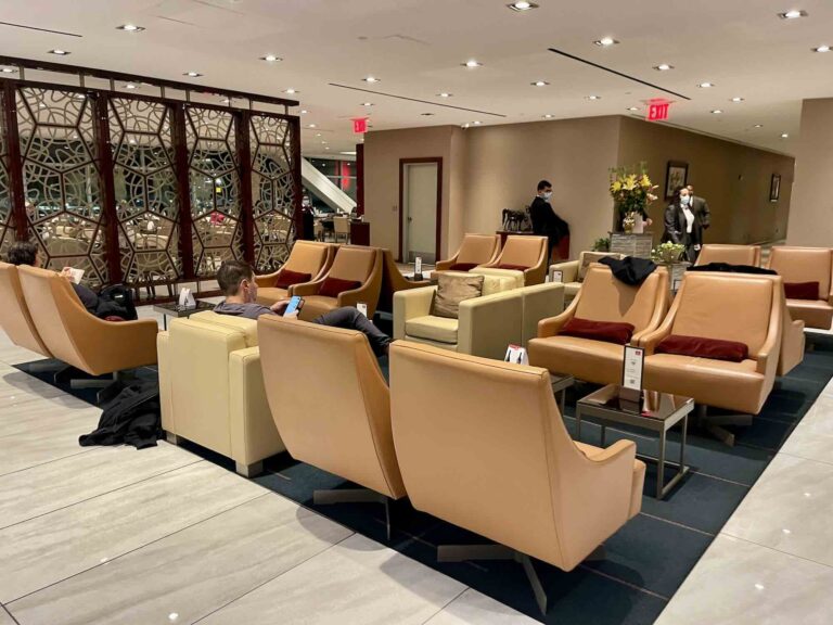 lounge_emirates_jfk5113