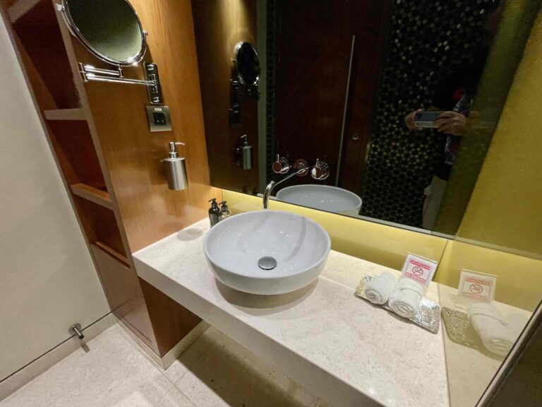 lounge_qatar_bangkok5697