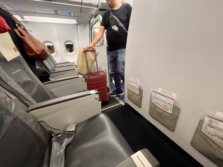 review_flight_royaljordanian5554