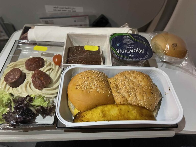 review_flight_royaljordanian5557