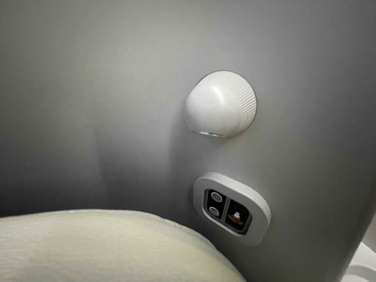 review_flight_royaljordanian5628