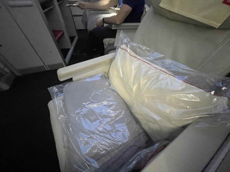 review_flight_royaljordanian5629