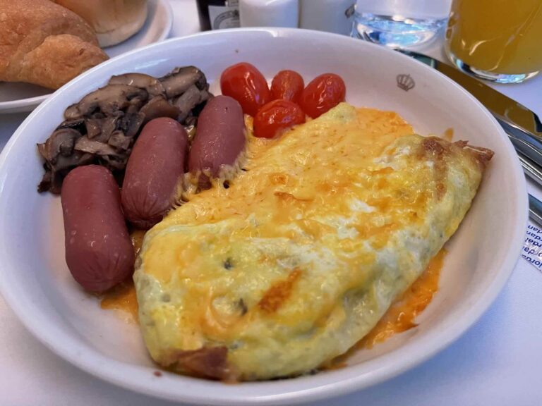 review_flight_royaljordanian5657