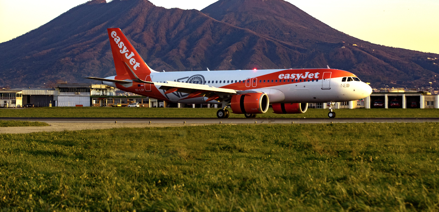 easyJet bases its eighth plane in Naples: "Never so big in Campania."