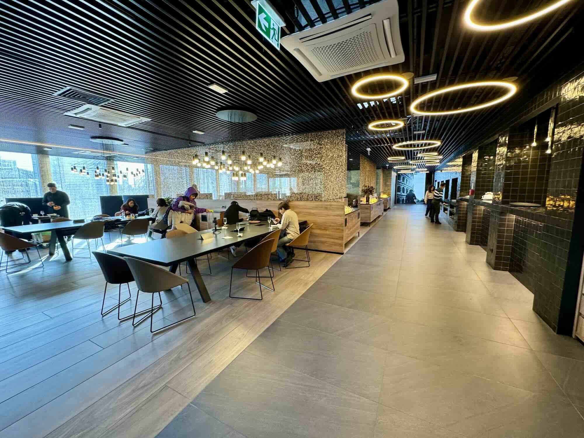 Al terminal 3 di Fiumicino c’è una nuova regina: la Prima Vista è (probabilmete) la migliore tra le lounge indipendenti