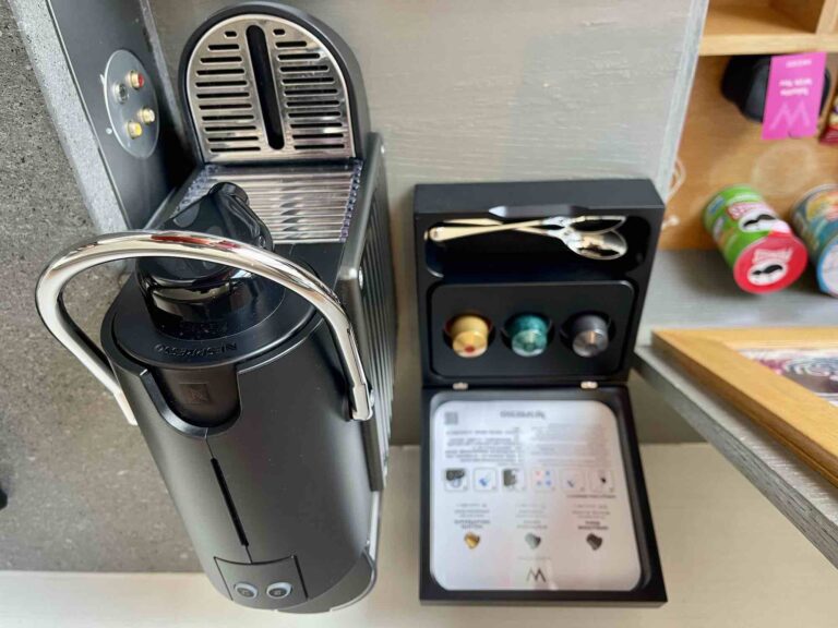 whotel_hongkong-recession_sleep1693