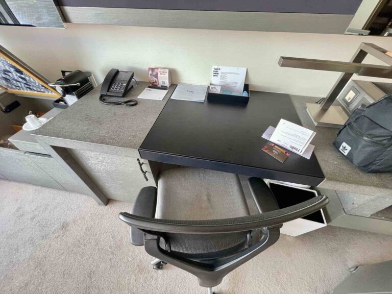 whotel_hongkong-recession_sleep1712