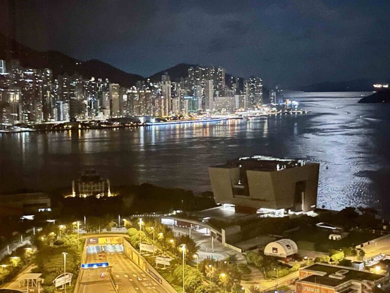 whotel_hongkong-recession_sleep2012