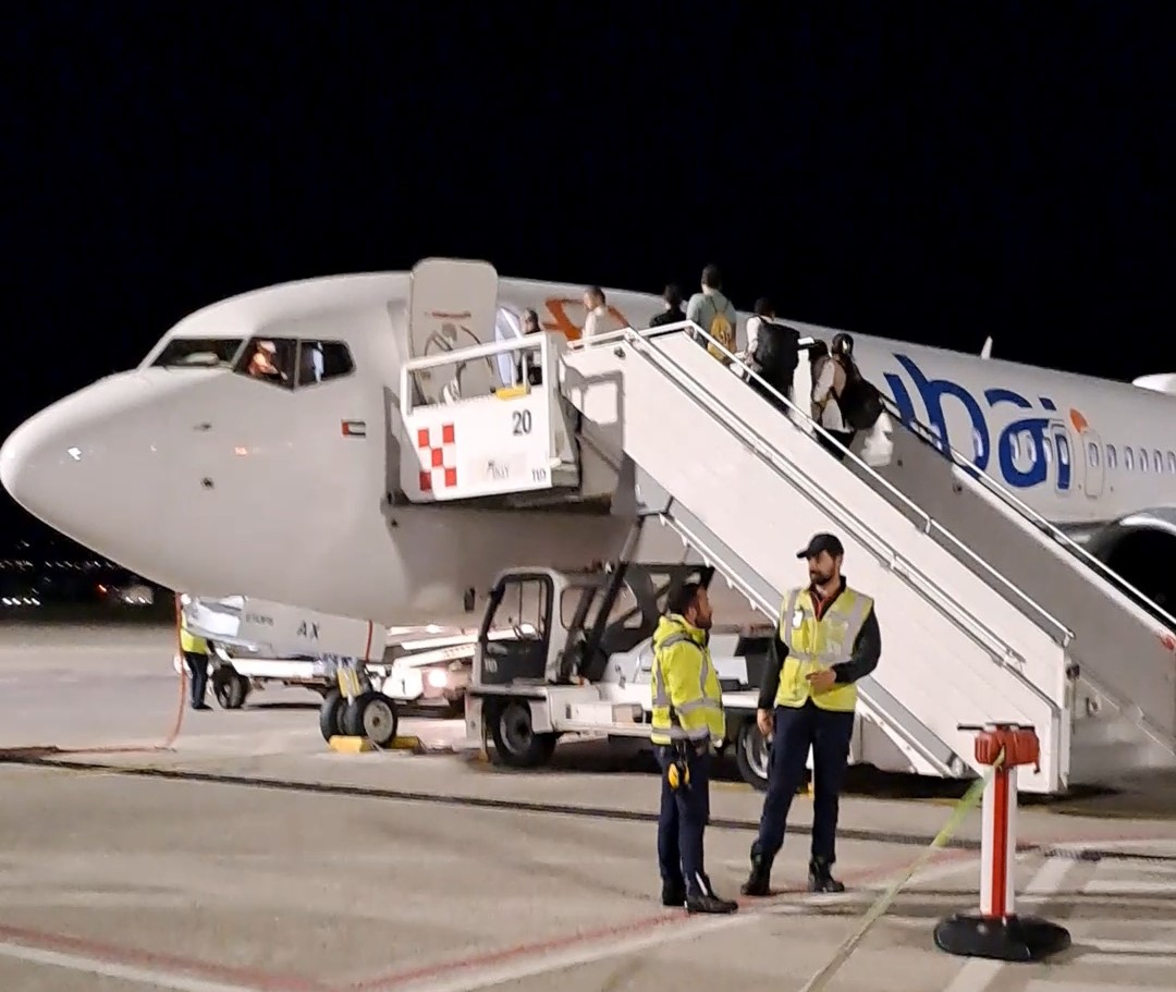 flydubai business class 737