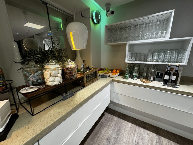 nce_lounge_library_review1195