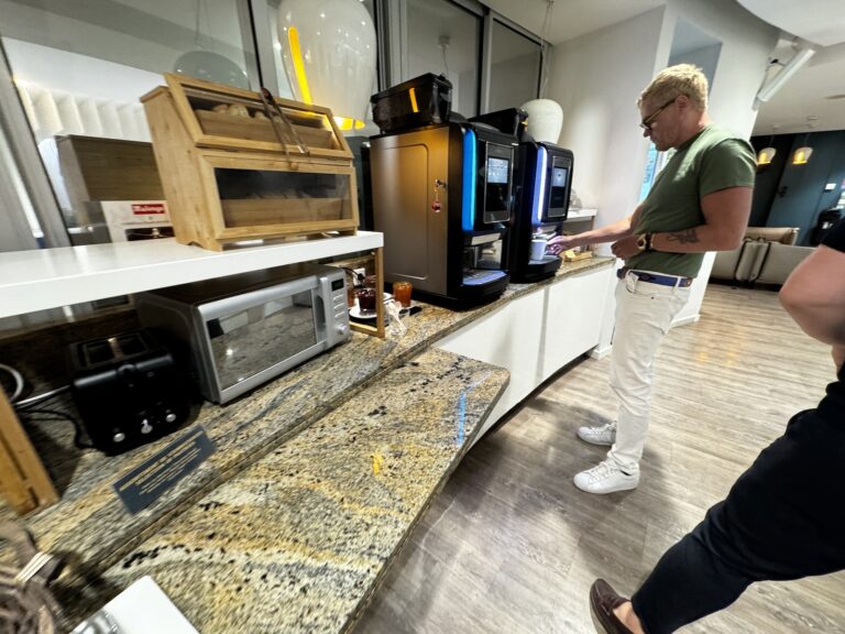 nce_lounge_library_review1198