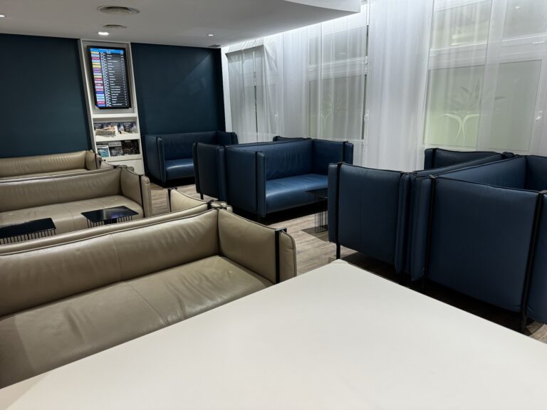 nce_lounge_library_review1199