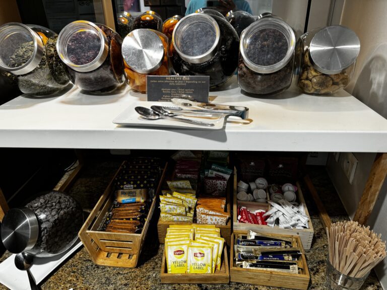 nce_lounge_library_review1203