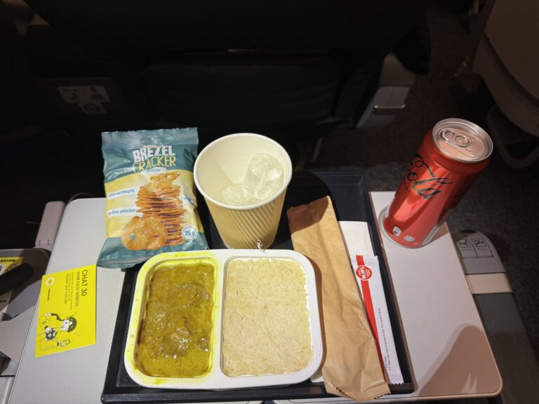 15h on a 787 with no IFE and where you pay for everything else: reviewing Berlin/Singapore flight aboard Scoot