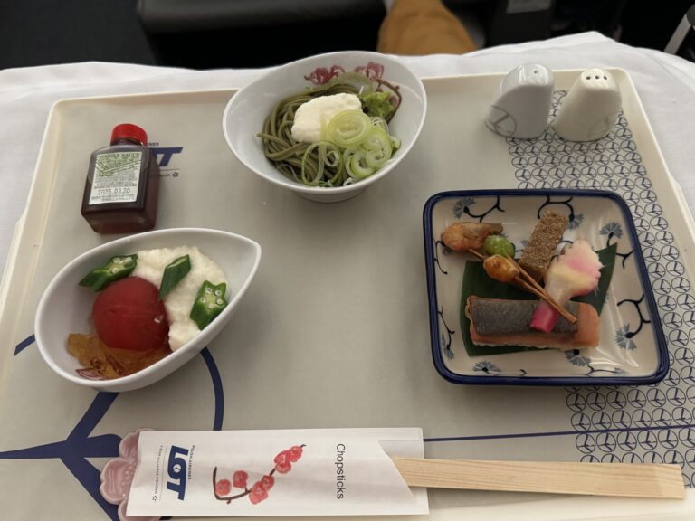 bento-box-eating-lot1661