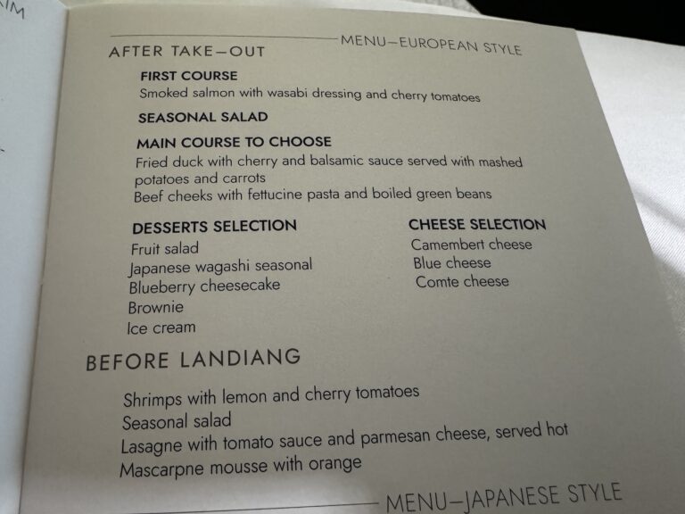 bento-box-eating-lot1701