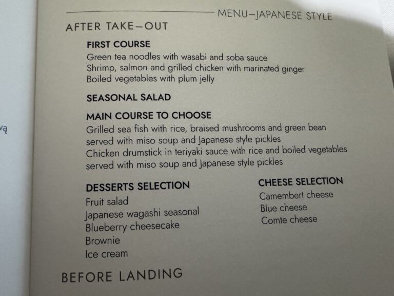 bento-box-eating-lot1702