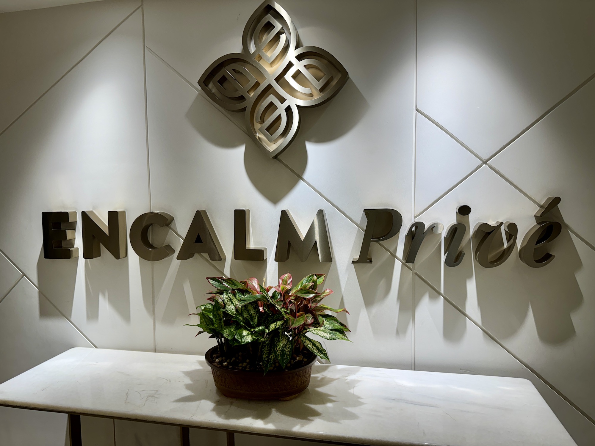 Encalm Privé New Deli